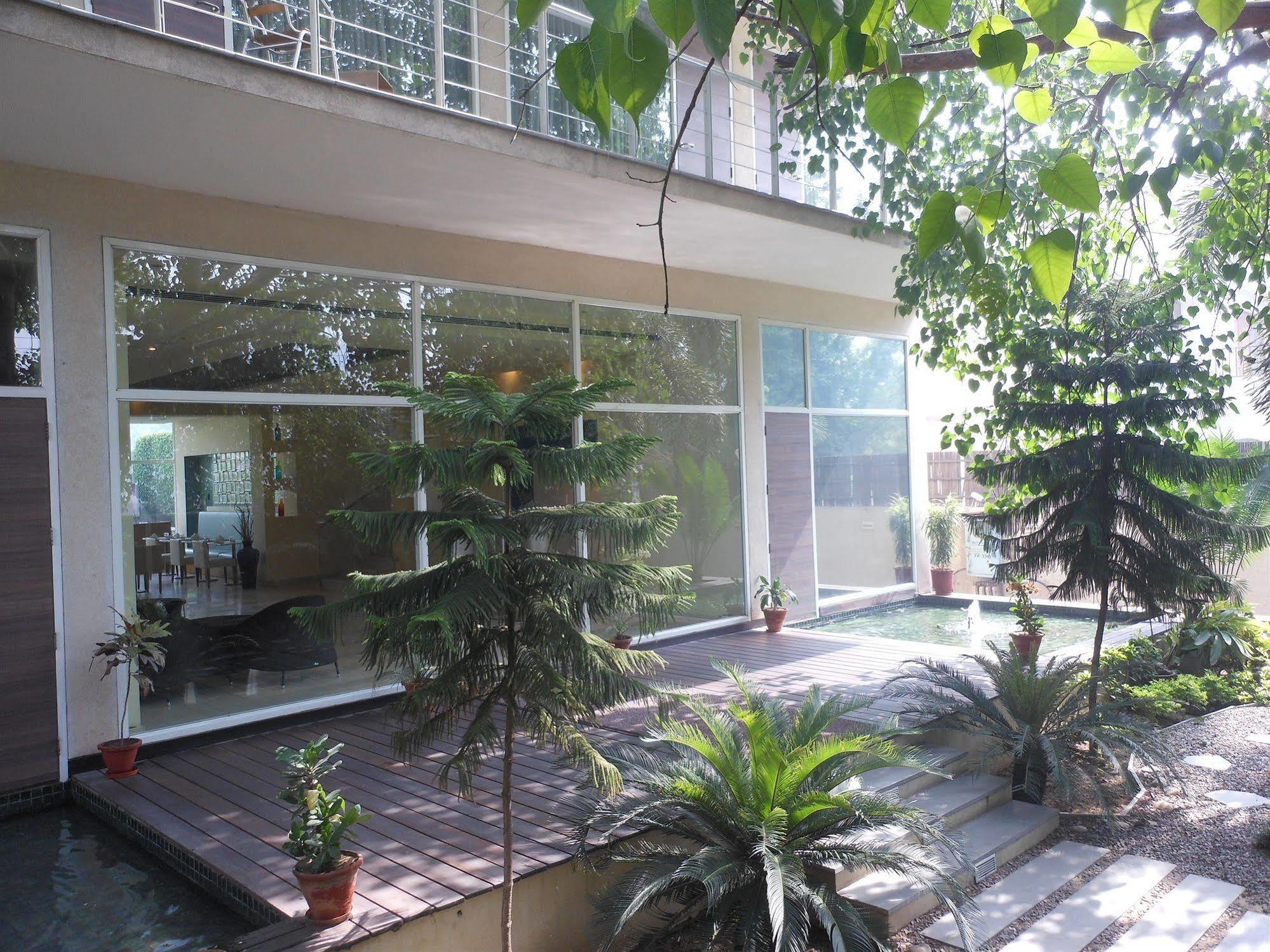 Rnb Select The Clover, Gurgaon Exterior photo